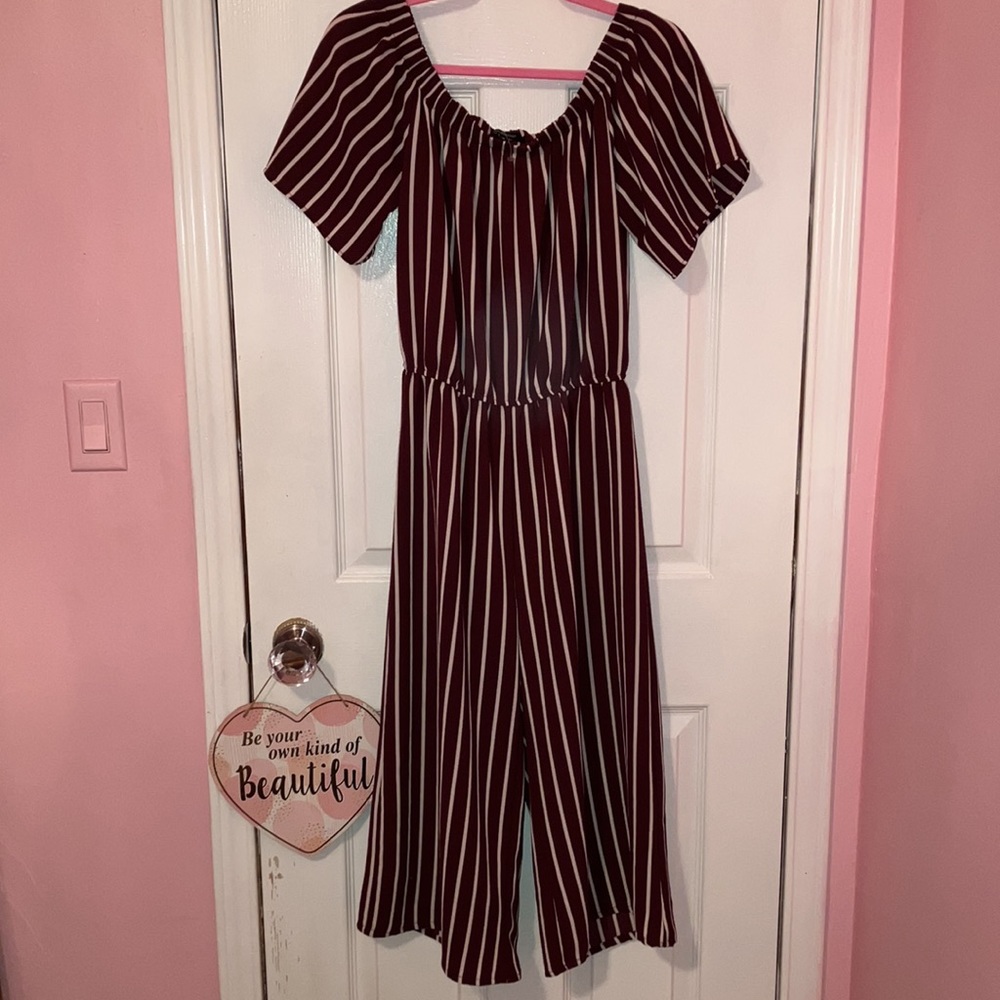 🤍 Ambiance Romper in burgundy & white